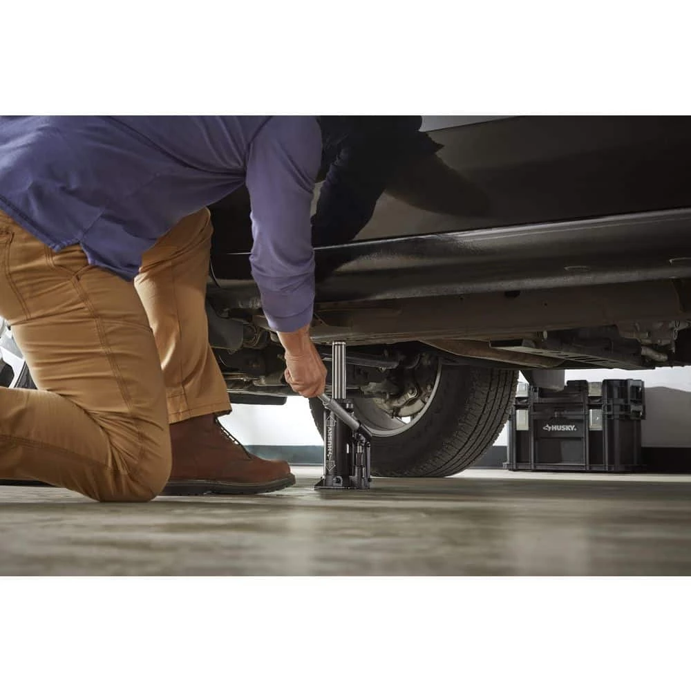 Husky 6-Ton Hydraulic Bottle Jack 4 Husky 6-Ton Hydraulic Bottle Jack - Image 2