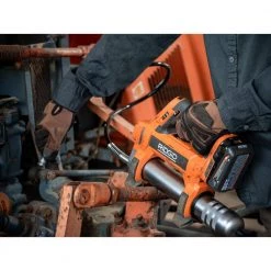 RIDGID 18V Cordless Grease Gun Kit with (1) 2.0 Ah Battery and Charger -Automotive Sales ridgid grease guns r860445kn c3 1000